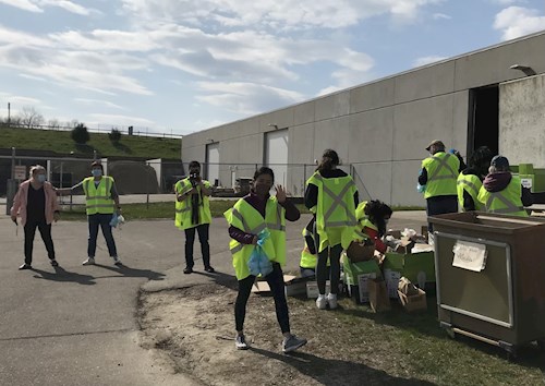 LED Lightbulb volunteers